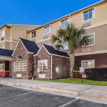 Quality Inn & Suites Augusta Fort Eisenhower Area Bagian luar foto