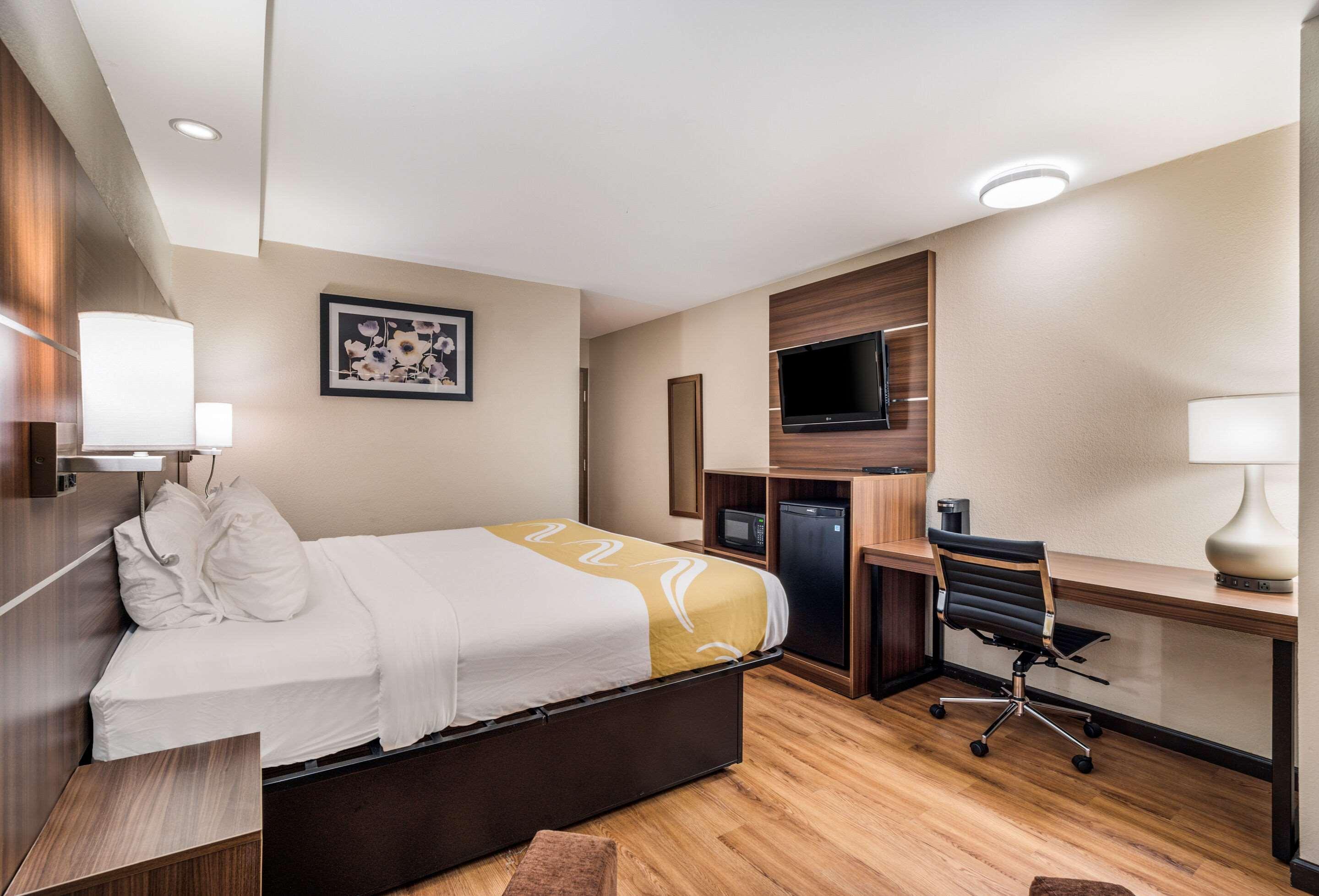 Quality Inn & Suites Augusta Fort Eisenhower Area Bagian luar foto