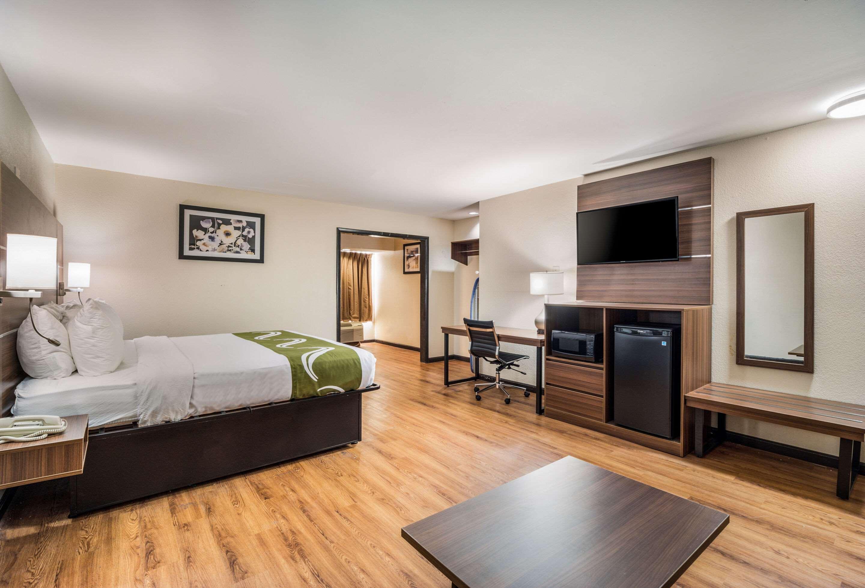 Quality Inn & Suites Augusta Fort Eisenhower Area Bagian luar foto