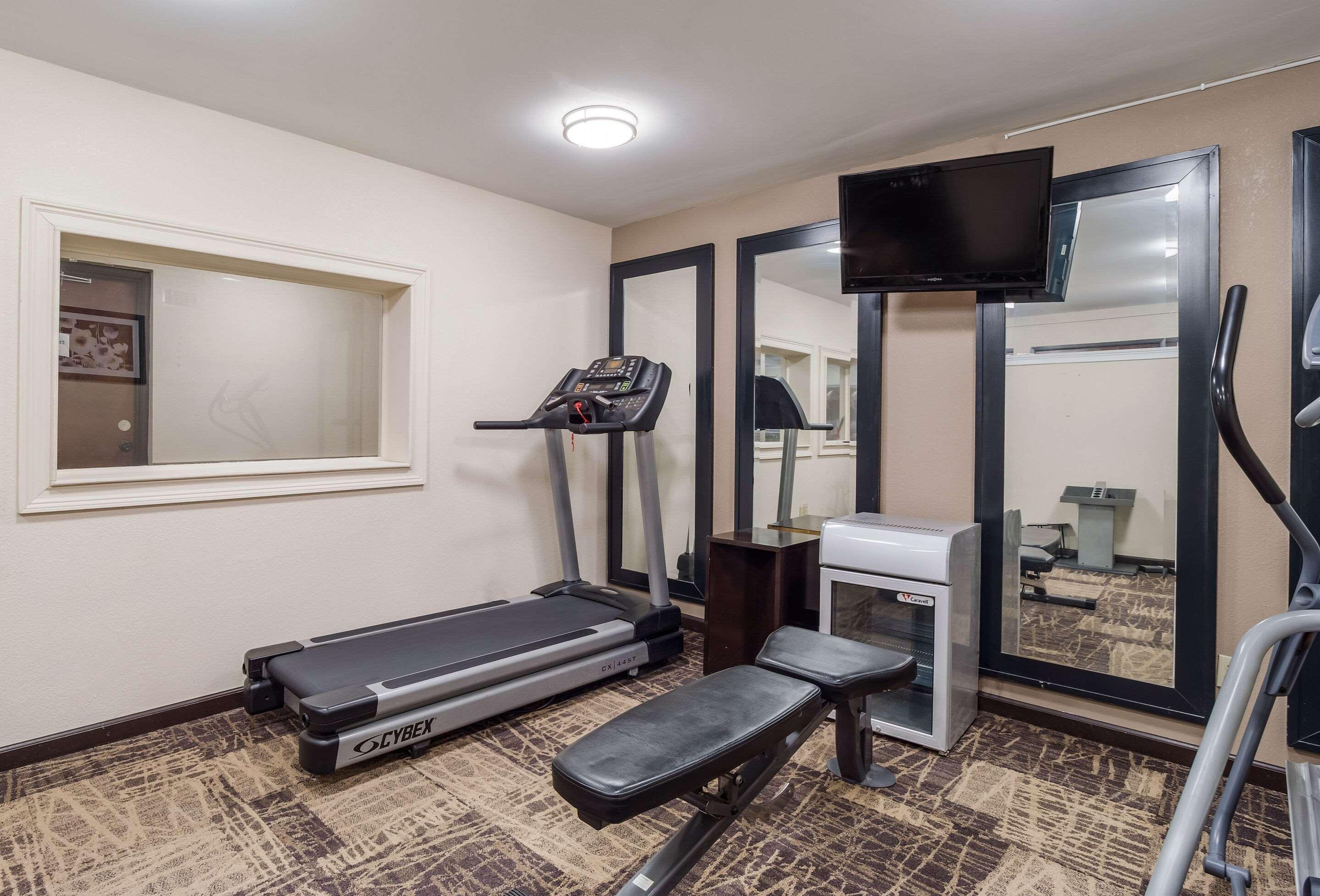 Quality Inn & Suites Augusta Fort Eisenhower Area Bagian luar foto