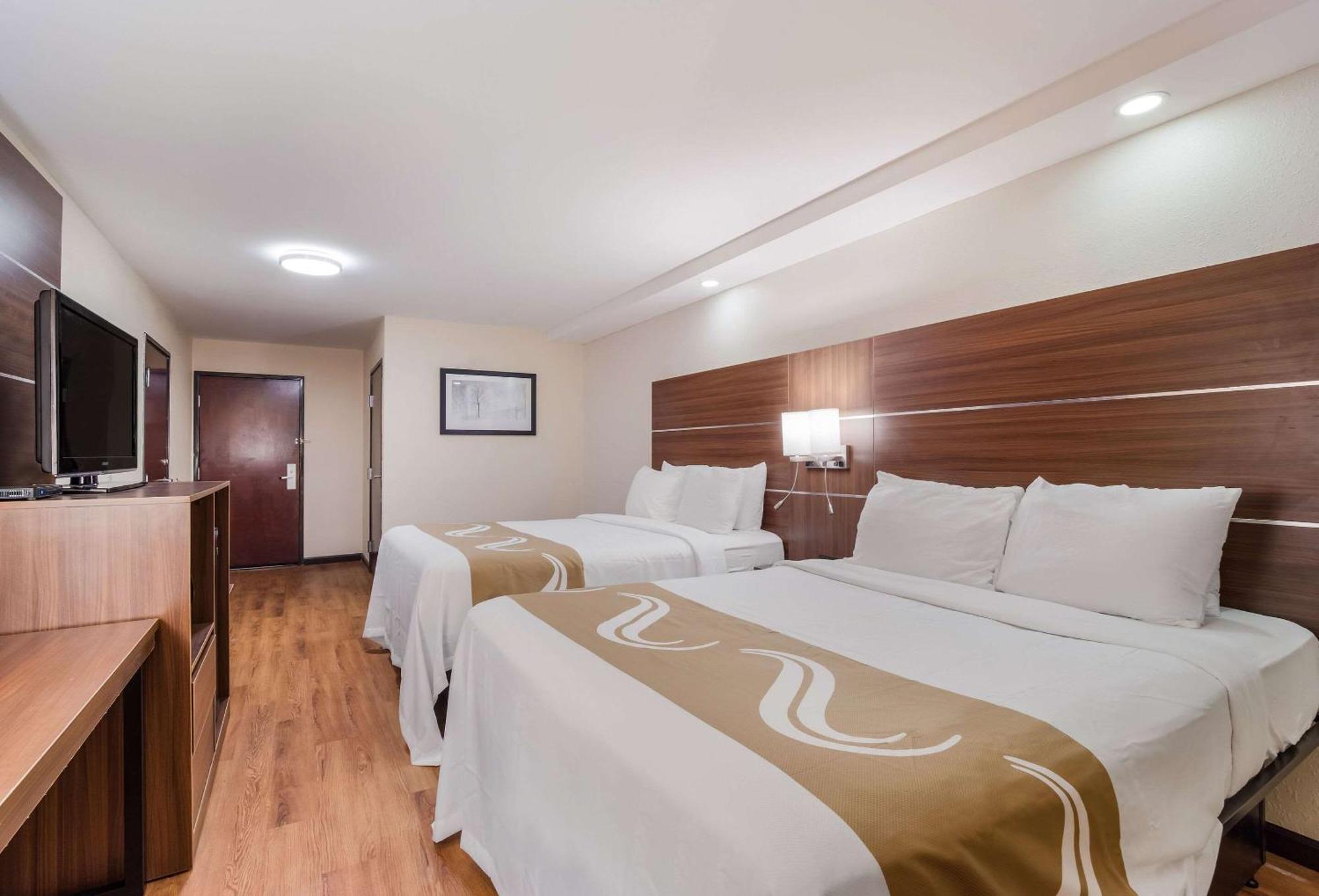 Quality Inn & Suites Augusta Fort Eisenhower Area Bagian luar foto